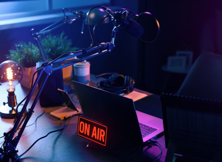 Live online radio station with on air sign
